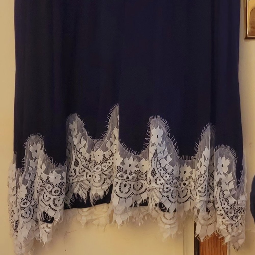 Tunic - Picture 2 of 3